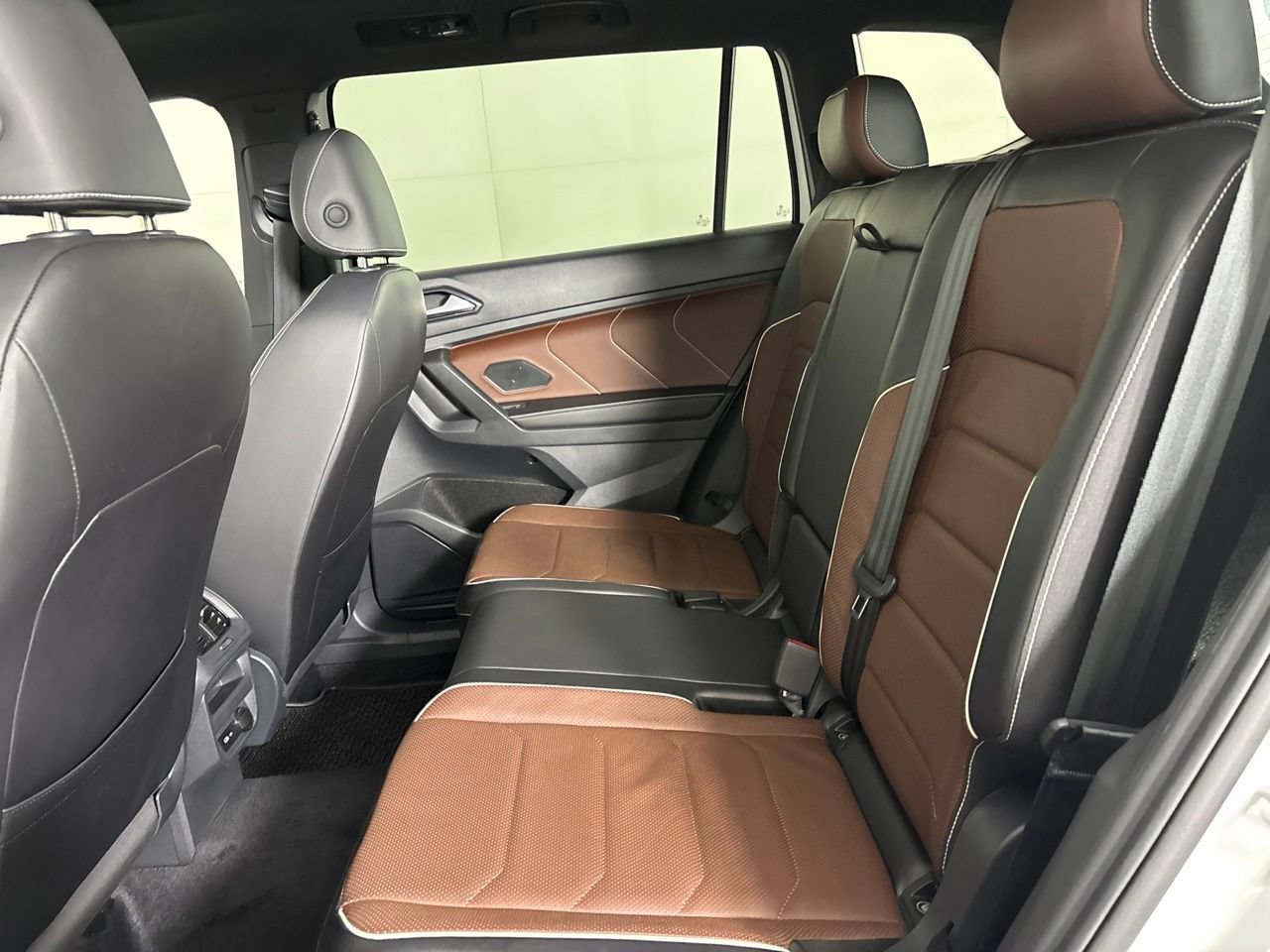 Used 2024 Volkswagen Tiguan SEL R-Line AWD/4WD image 23
