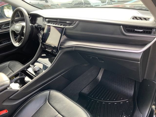 Used 2023 Jeep Grand Cherokee Limited w/ Luxury Tech Group II image 12