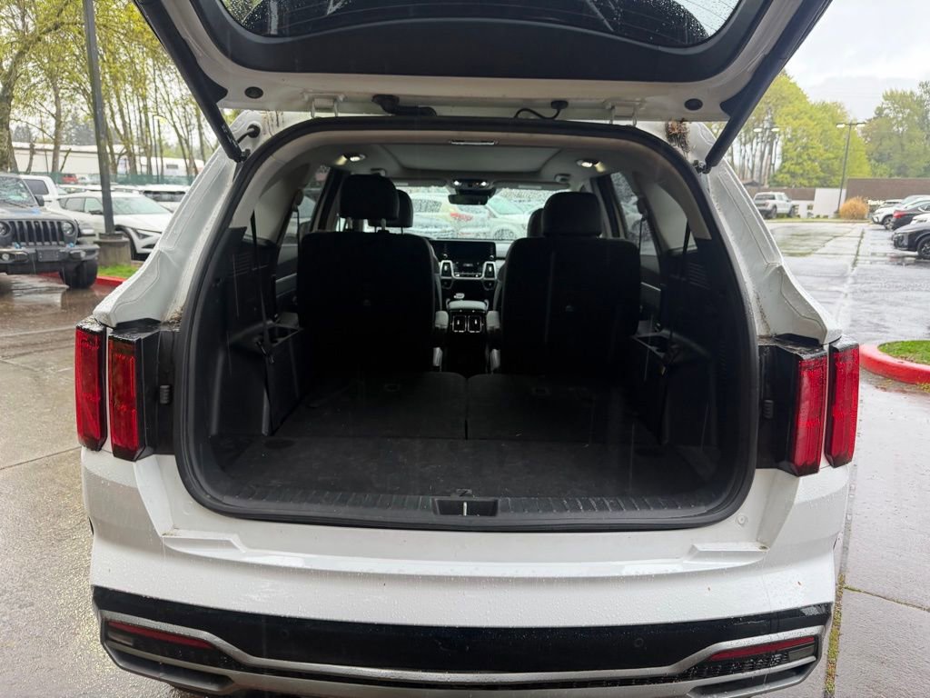 Used 2023 Kia Sorento SX AWD/4WD image 16