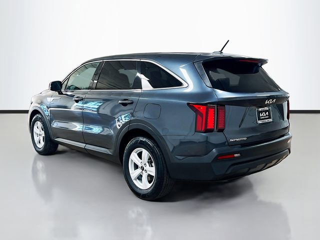 Certified 2023 Kia Sorento LX image 5