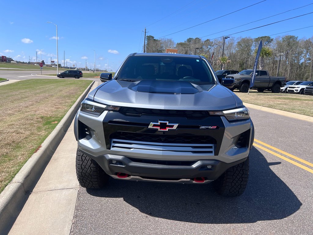 Used 2024 Chevrolet Colorado ZR2 w/ ZR2 Convenience Package III image 14