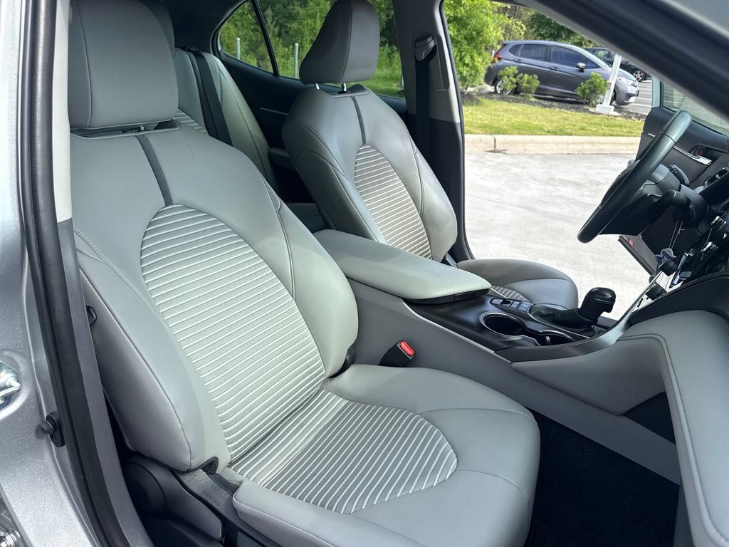 Used 2022 Toyota Camry SE FWD image 35