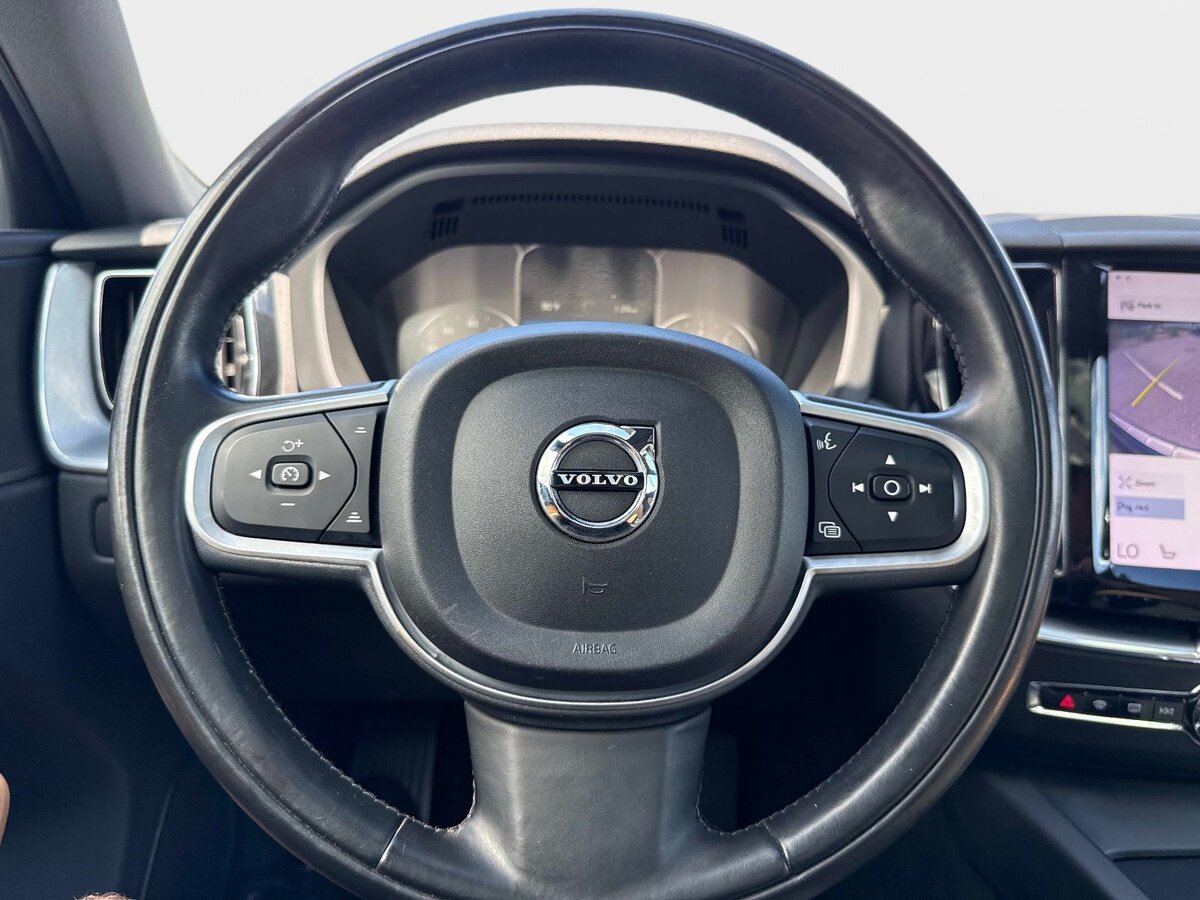 Used 2018 Volvo XC60 T5 Momentum w/ Vision Package AWD/4WD image 29