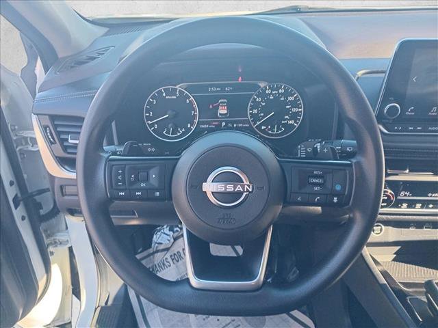 Used 2023 Nissan Rogue SV image 17