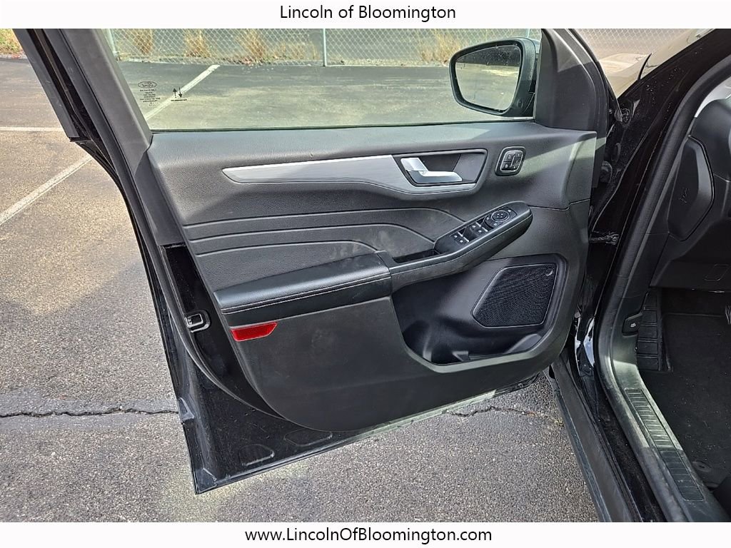 Used 2024 Ford Escape Platinum image 16