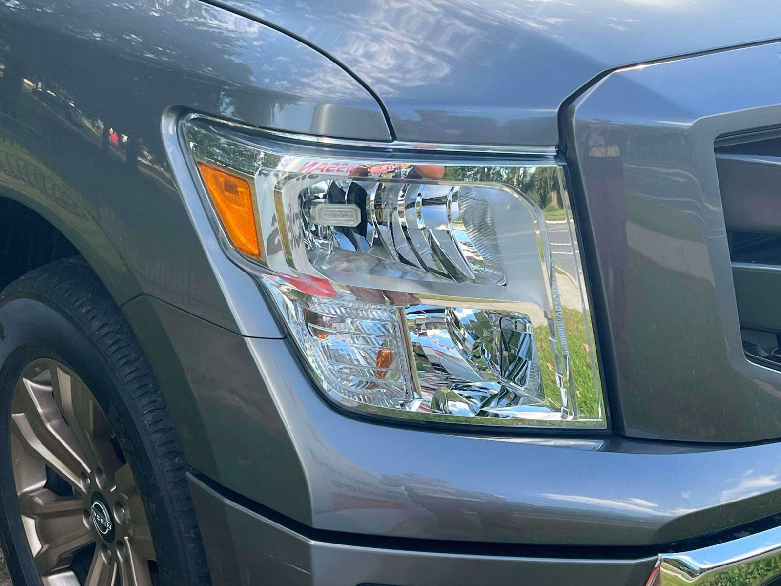 Used 2024 Nissan Titan SV w/ SV Convenience Package AWD/4WD image 7