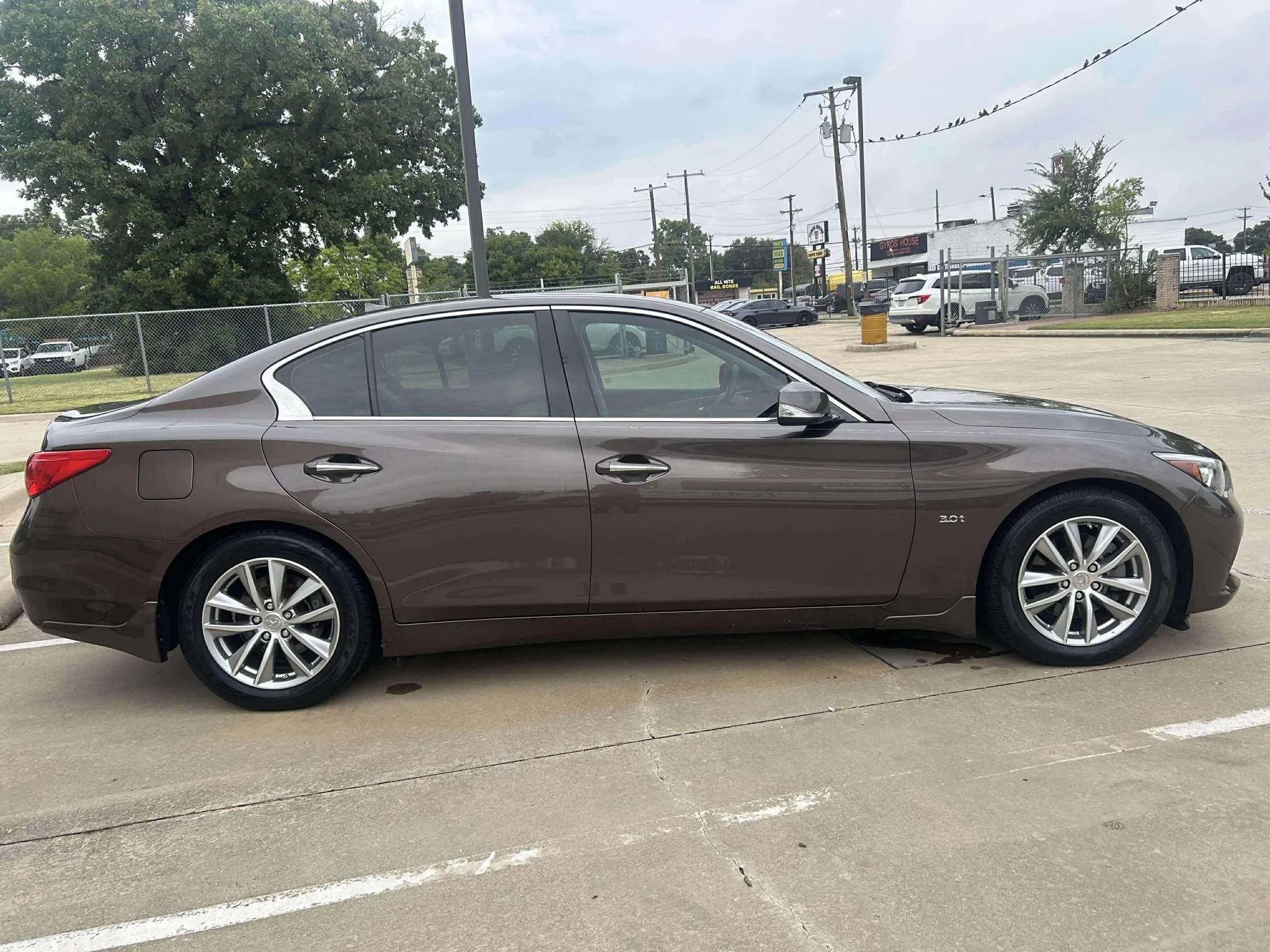 Used 2017 INFINITI Q50 3.0t Premium w/ 3.0T Premium Plus Package image 5