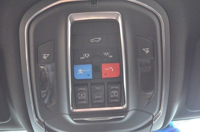 New 2025 Jeep Grand Cherokee Limited w/ Black Appearance Package image 29