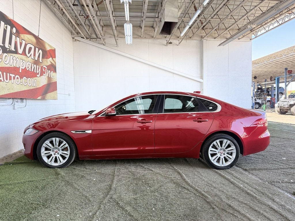 Used 2017 Jaguar XF Premium image 15