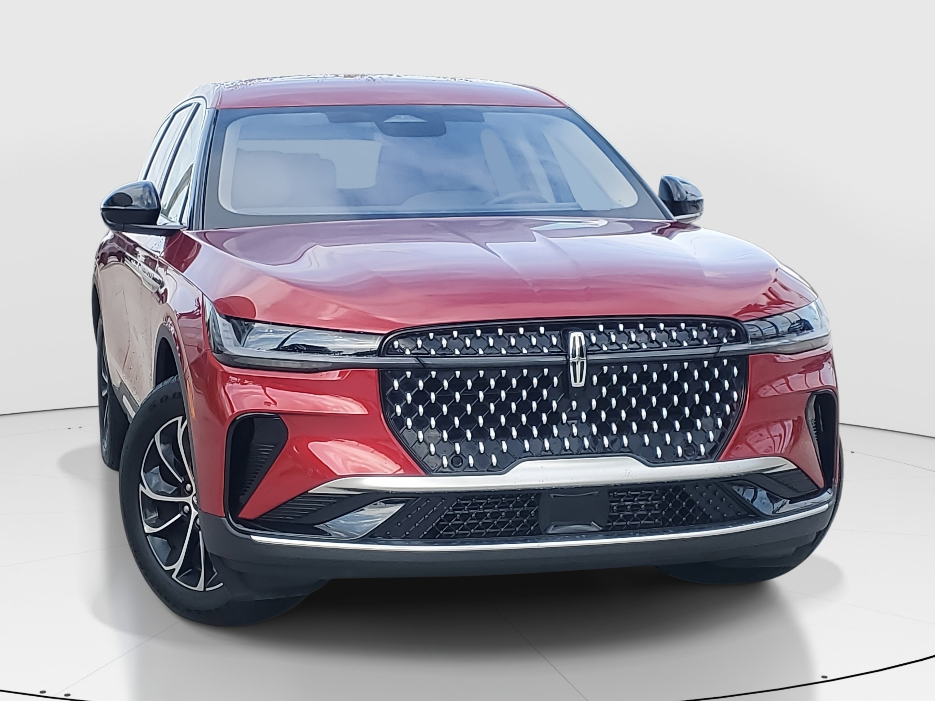 Used 2025 Lincoln Nautilus Premier image 2