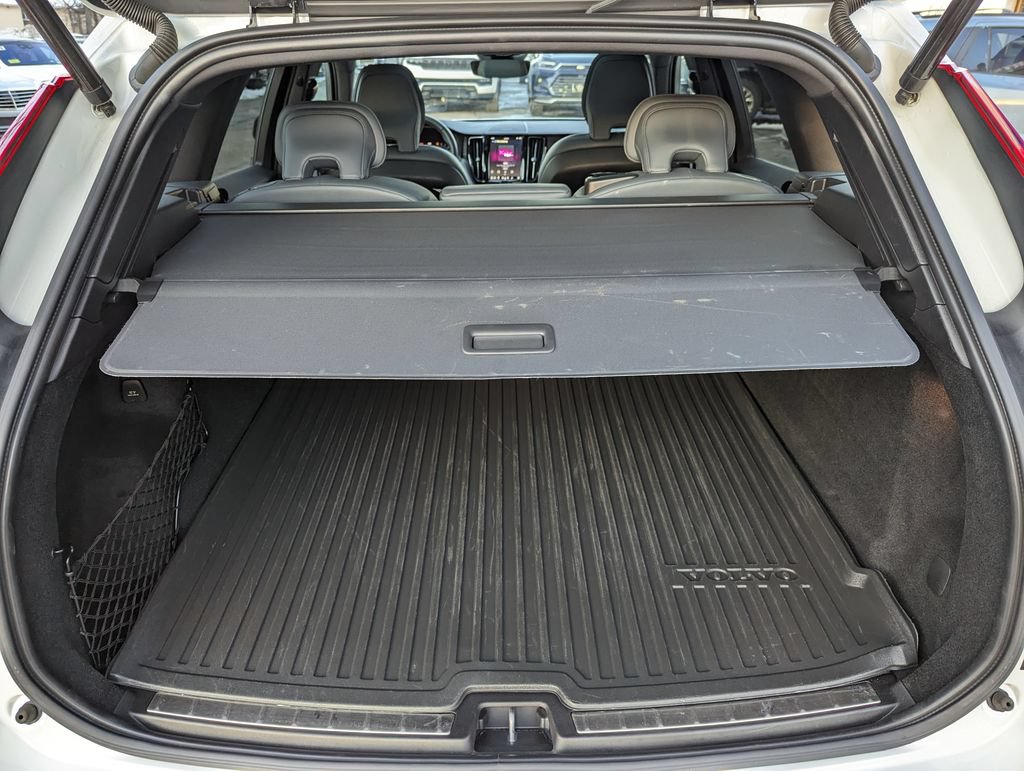 Used 2022 Volvo XC60 B5 R-Design w/ Advanced Package AWD/4WD image 43