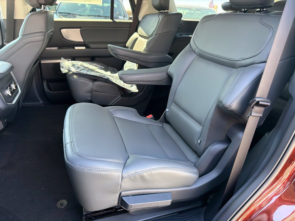 New 2027 Ford Expedition Active RWD image 32