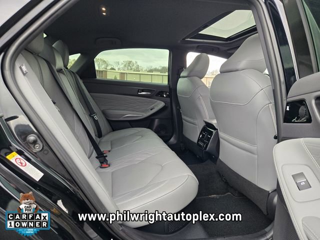 Used 2019 Toyota Avalon Limited image 19