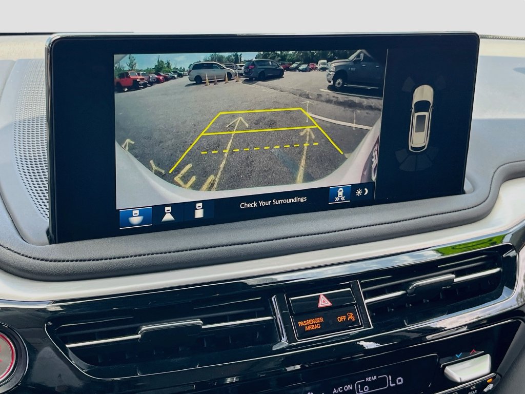 Used 2025 Acura MDX w/ Technology Package FWD image 14