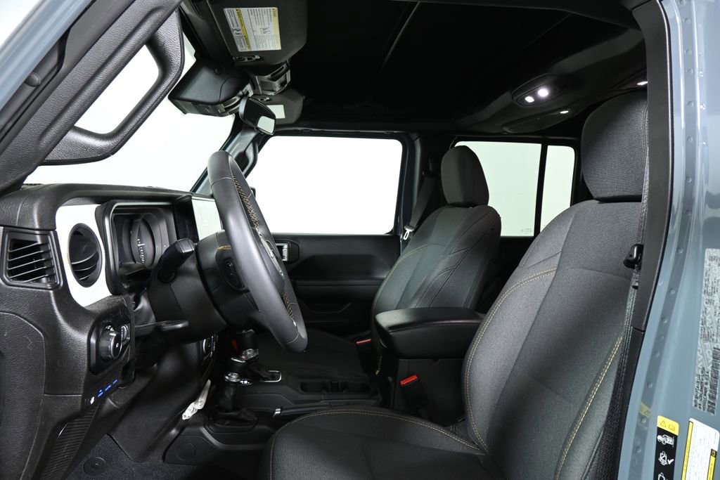 Used 2024 Jeep Wrangler Unlimited w/ Technology Group image 5