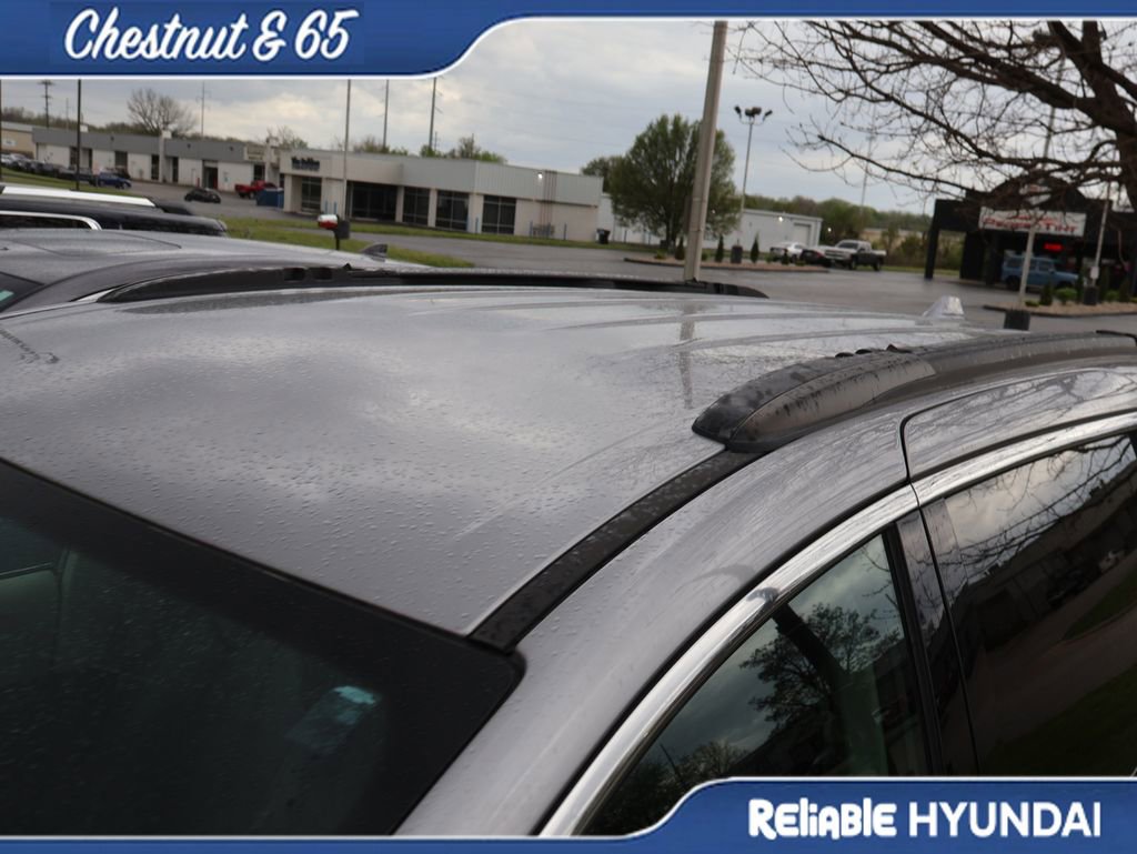 Used 2017 Chrysler Pacifica Touring-L image 14