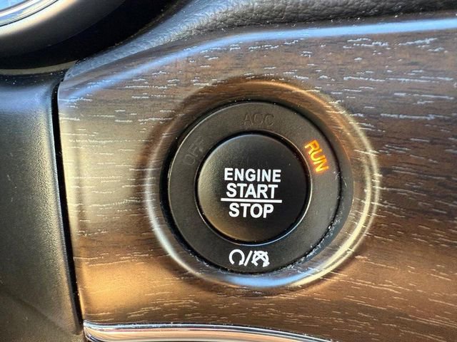 Used 2017 Jeep Grand Cherokee Limited image 7