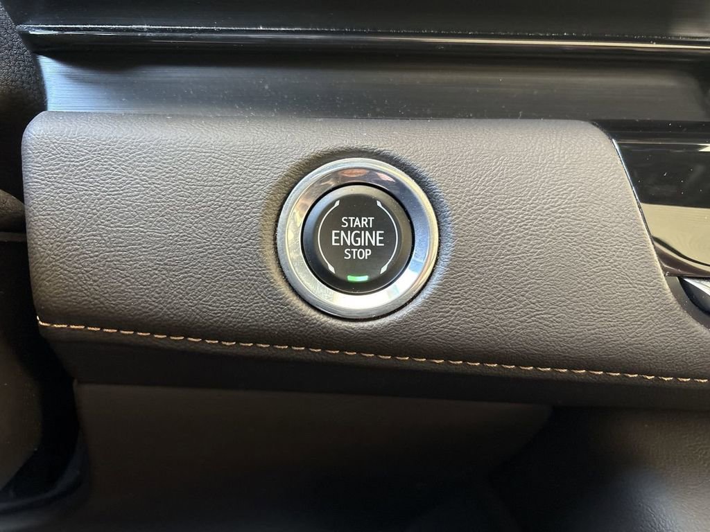Certified 2023 Cadillac Escalade Premium Luxury AWD/4WD image 17