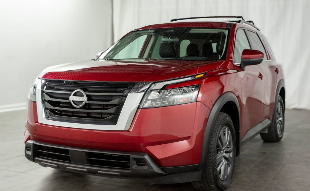 Used 2023 Nissan Pathfinder SV image 4