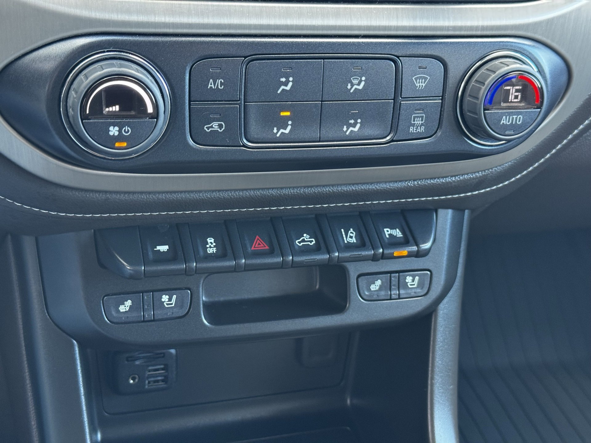 Used 2022 GMC Canyon Denali image 30