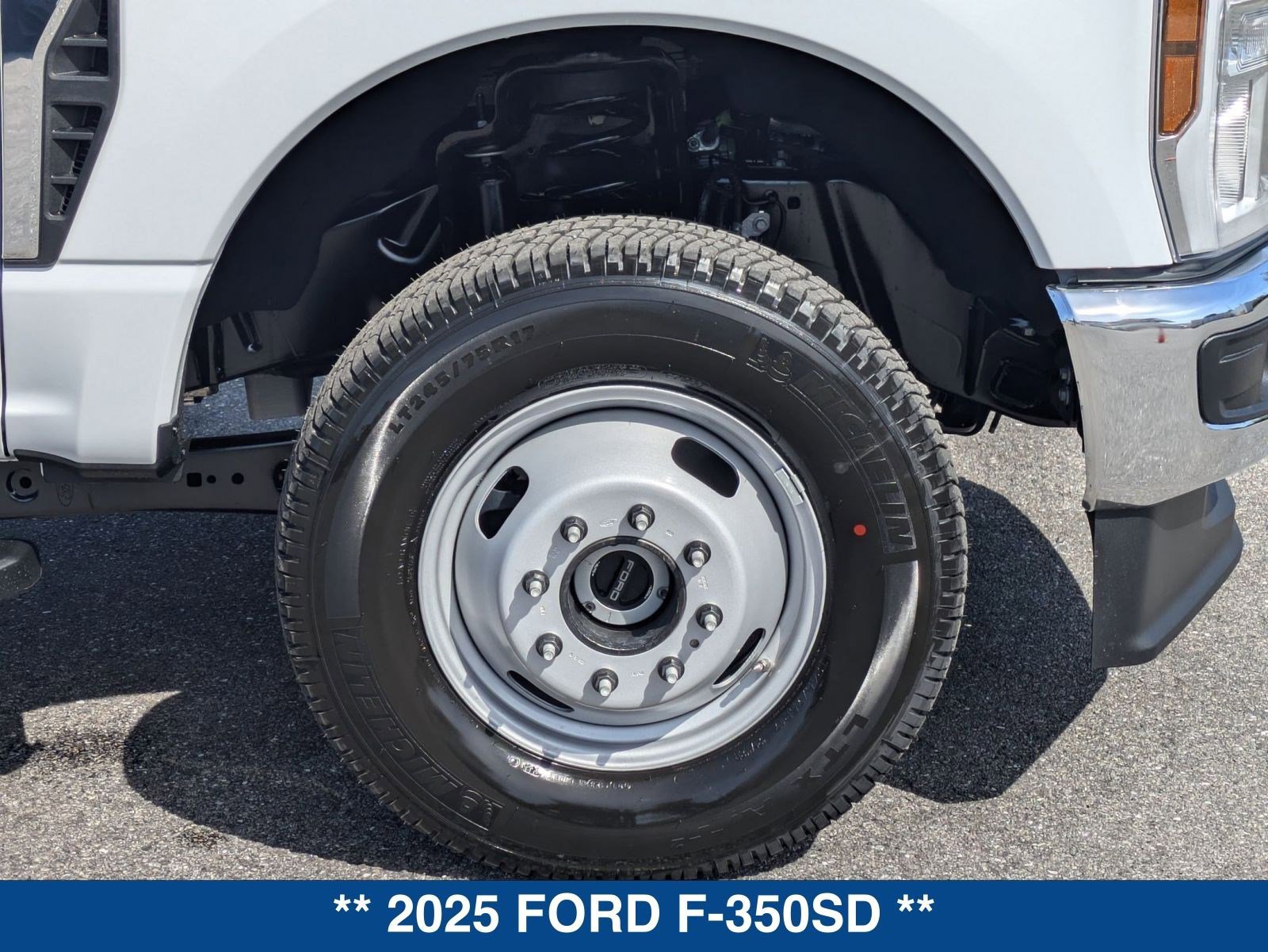 New 2025 Ford F350 XL w/ XL Chrome Package image 12
