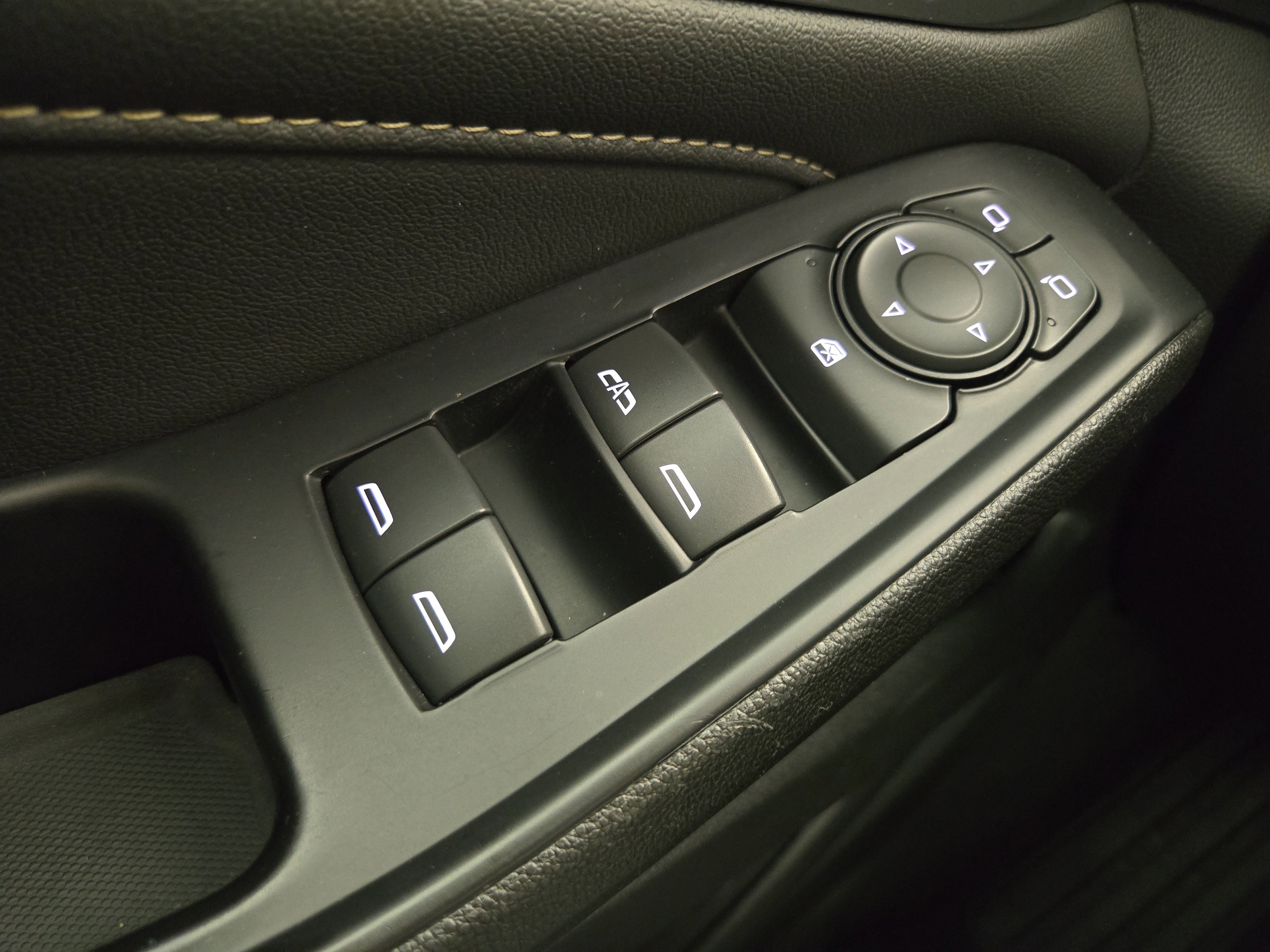 Certified 2023 Chevrolet Traverse LT w/ LPO, Floor Liner Package image 27