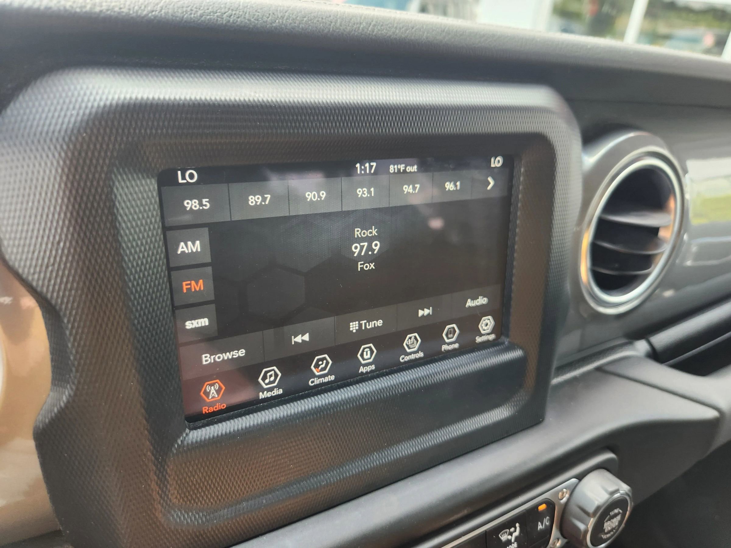 Used 2021 Jeep Wrangler Unlimited Sahara w/ Cold Weather Group image 30