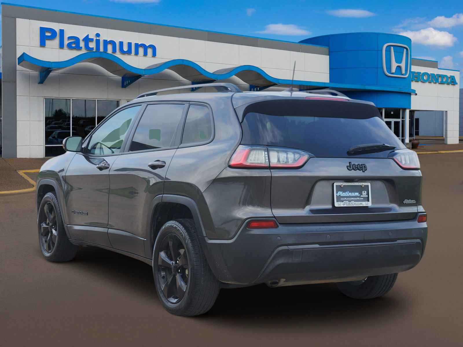 Used 2019 Jeep Cherokee Latitude Plus image 5