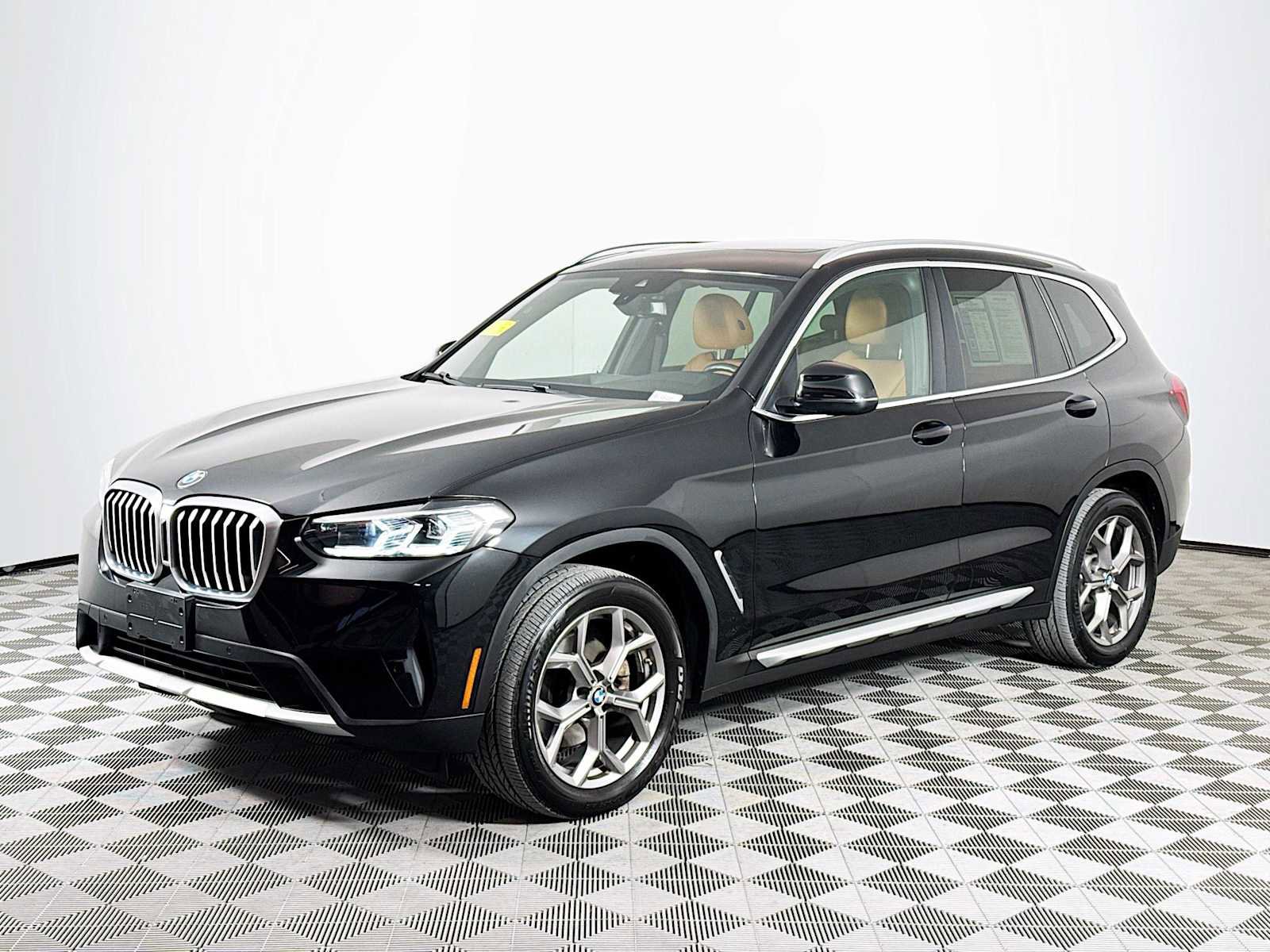 Used 2023 BMW X3 xDrive30i w/ Convenience Package image 1