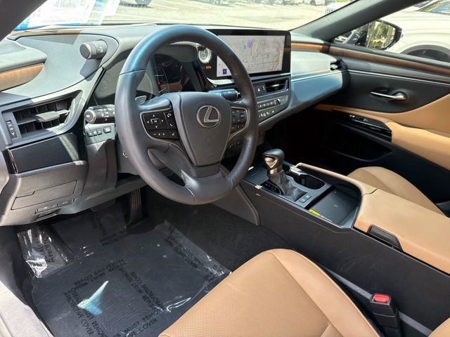 Used 2025 Lexus ES 300h w/ Premium Package FWD image 21