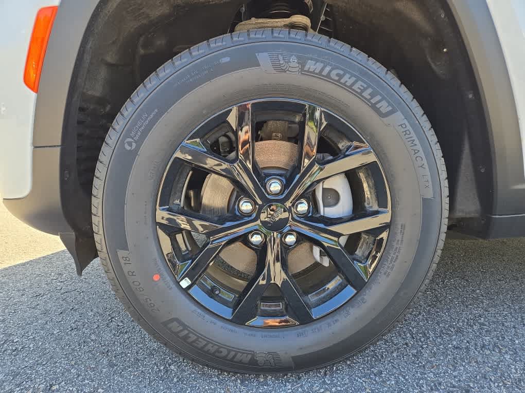New 2026 Jeep Grand Cherokee Altitude AWD/4WD image 10