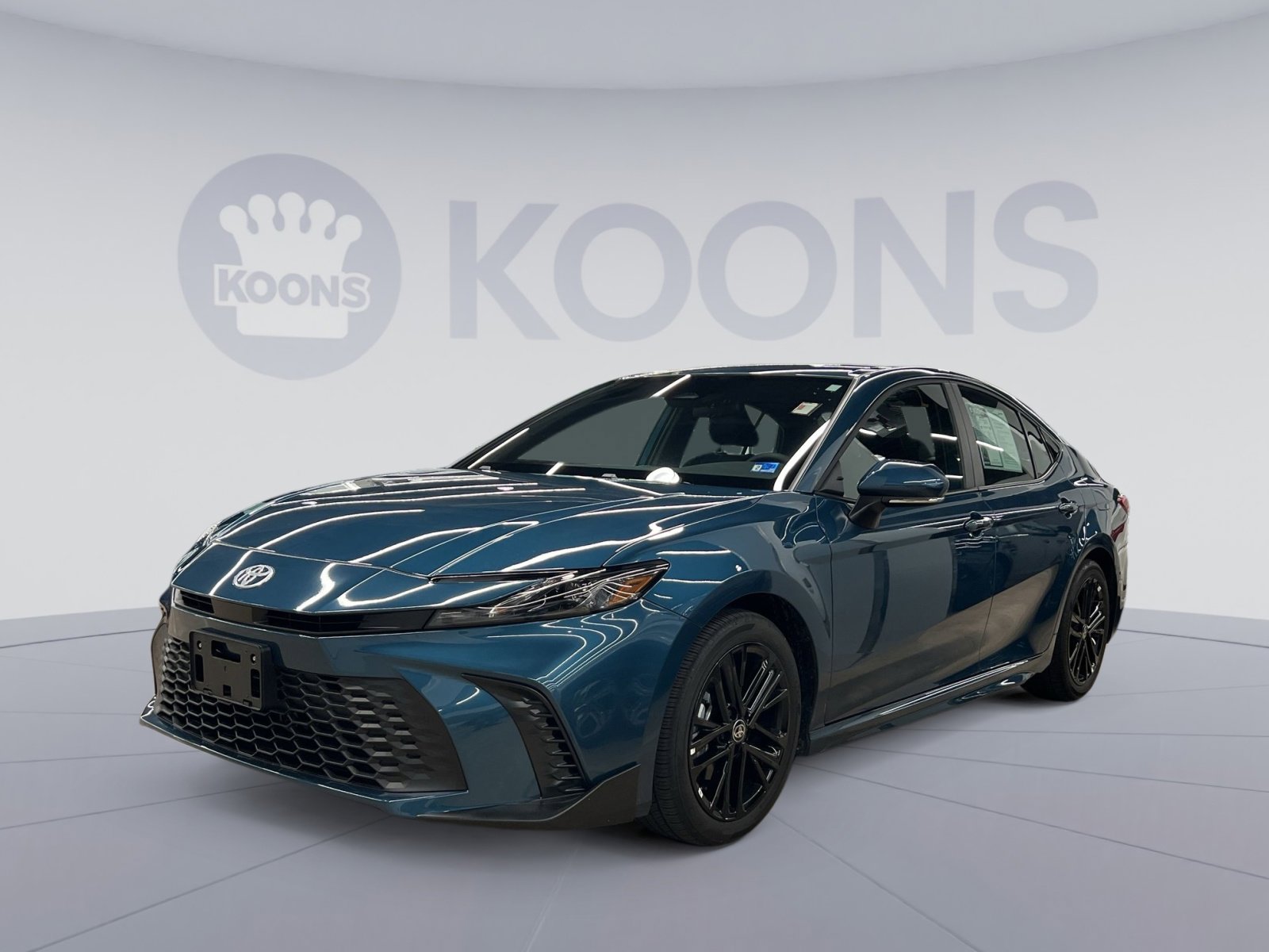 Used 2026 Toyota Camry SE FWD image 1