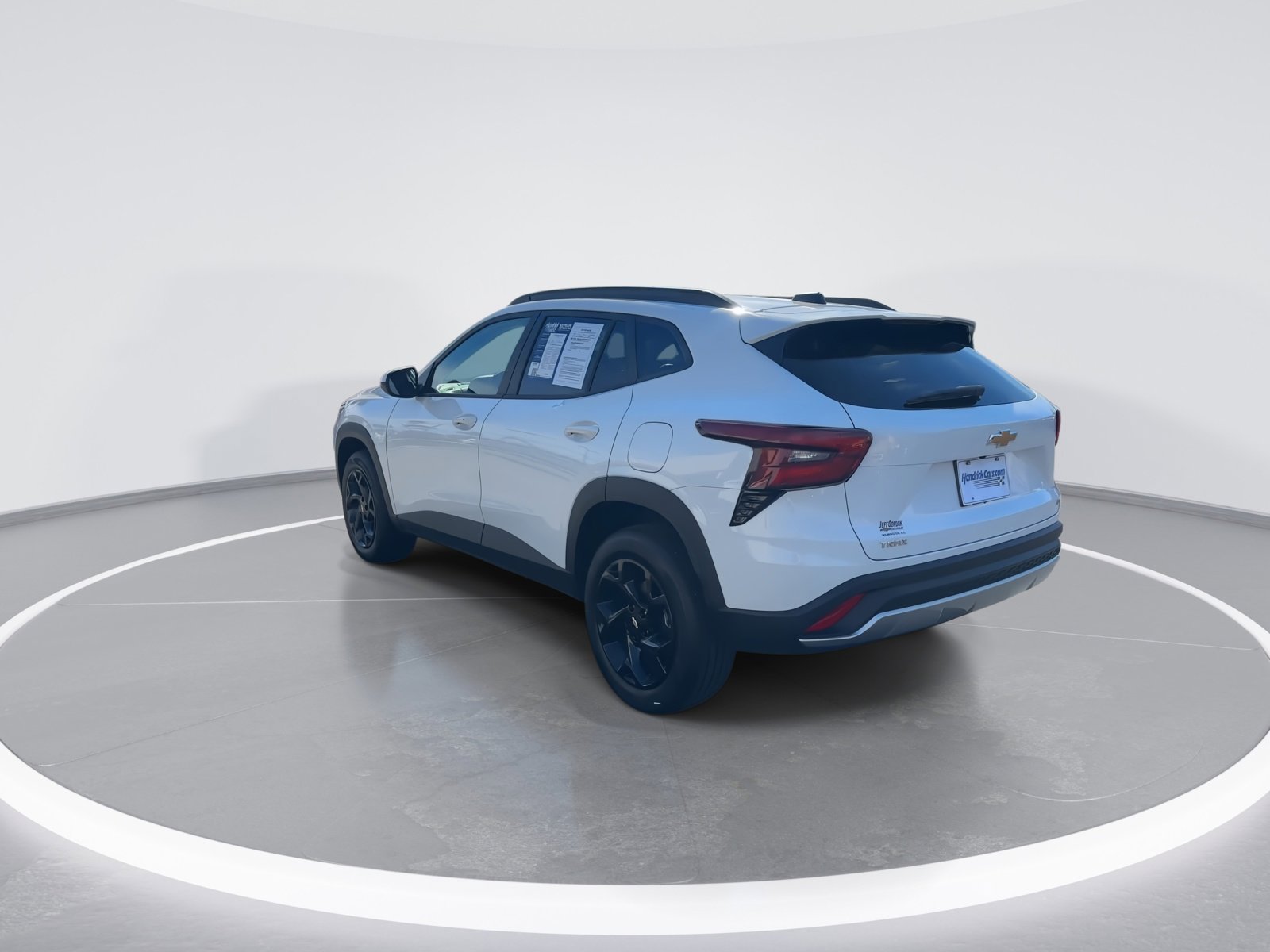 Used 2025 Chevrolet Trax LT w/ LT Convenience Package image 7