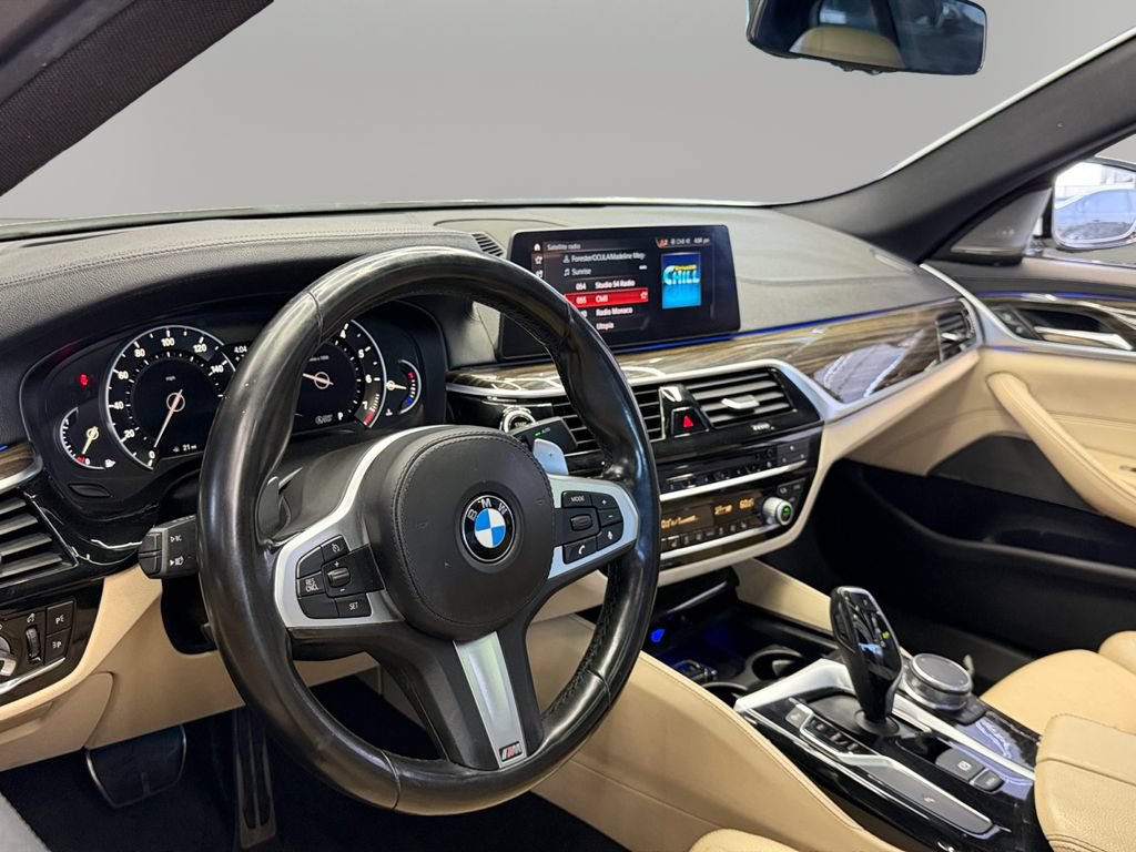 Used 2017 BMW 540i w/ M Sport Package RWD image 15