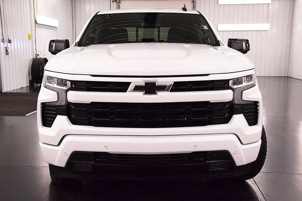 Used 2024 Chevrolet Silverado 1500 RST AWD/4WD image 2