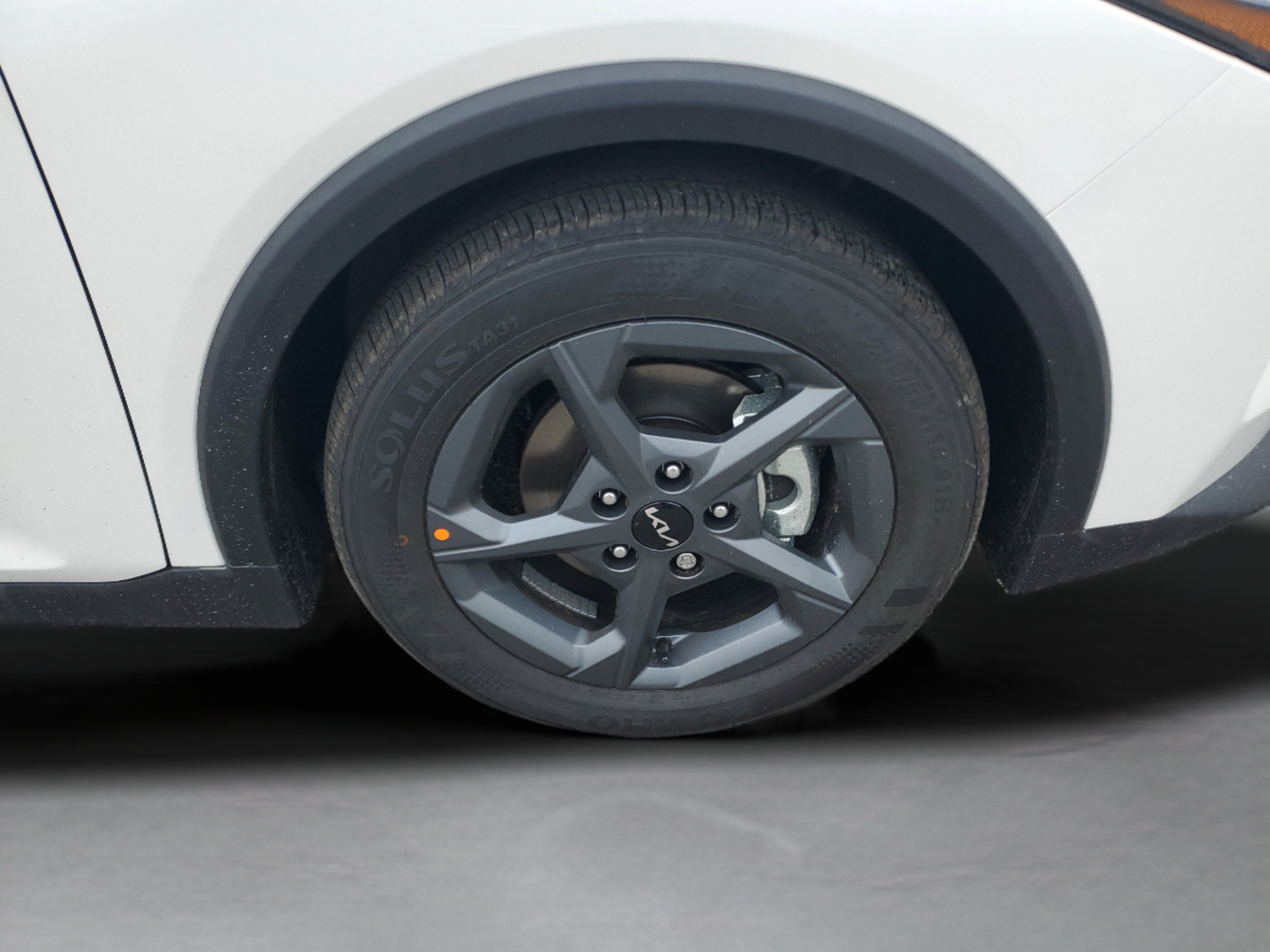 New 2025 Kia K4 FWD image 30
