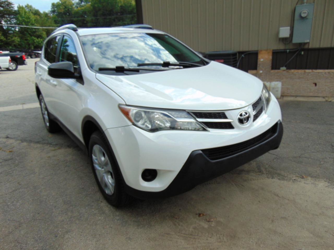 Used 2014 Toyota RAV4 LE FWD image 4