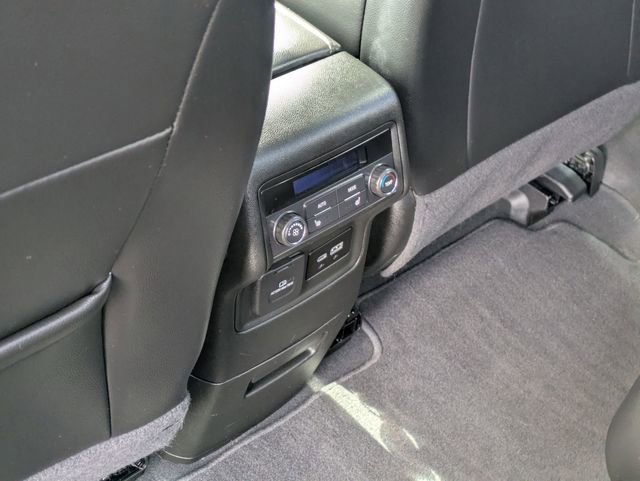 Used 2023 GMC Acadia SLT w/ Elevation Edition image 32