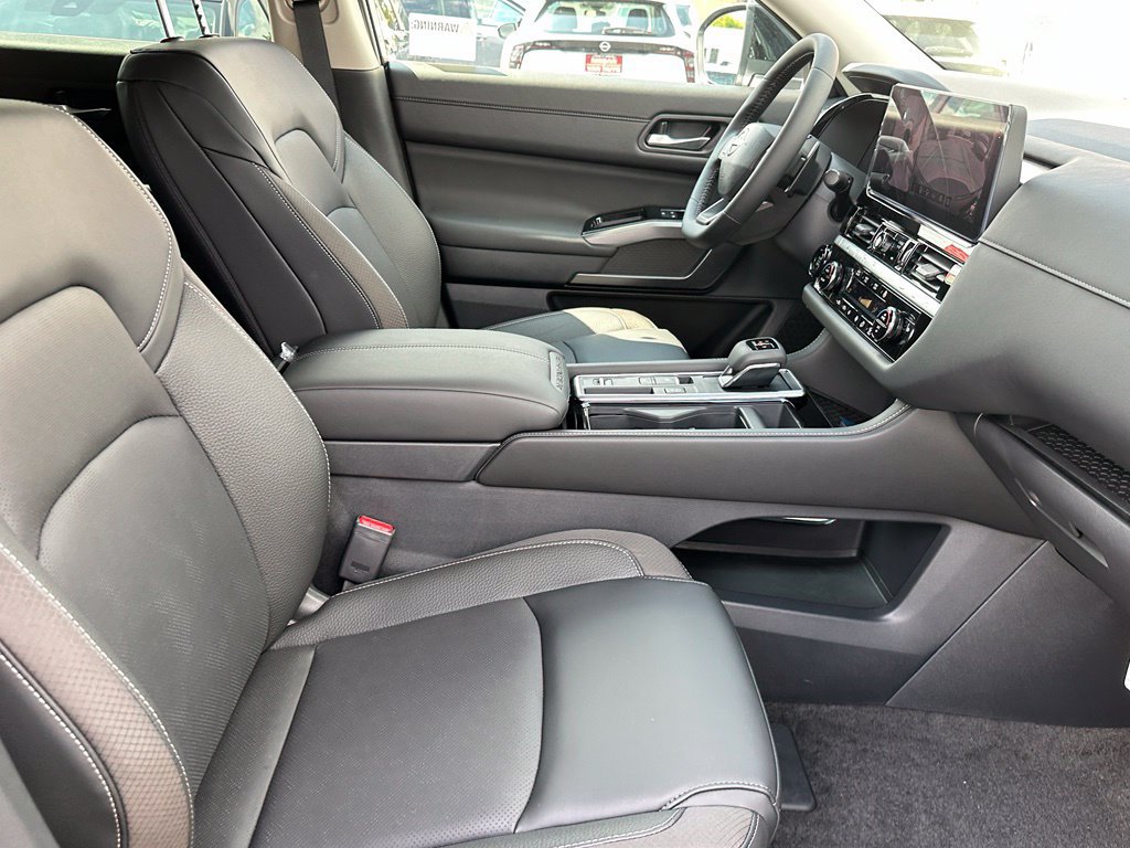 New 2026 Nissan Pathfinder SL FWD image 15