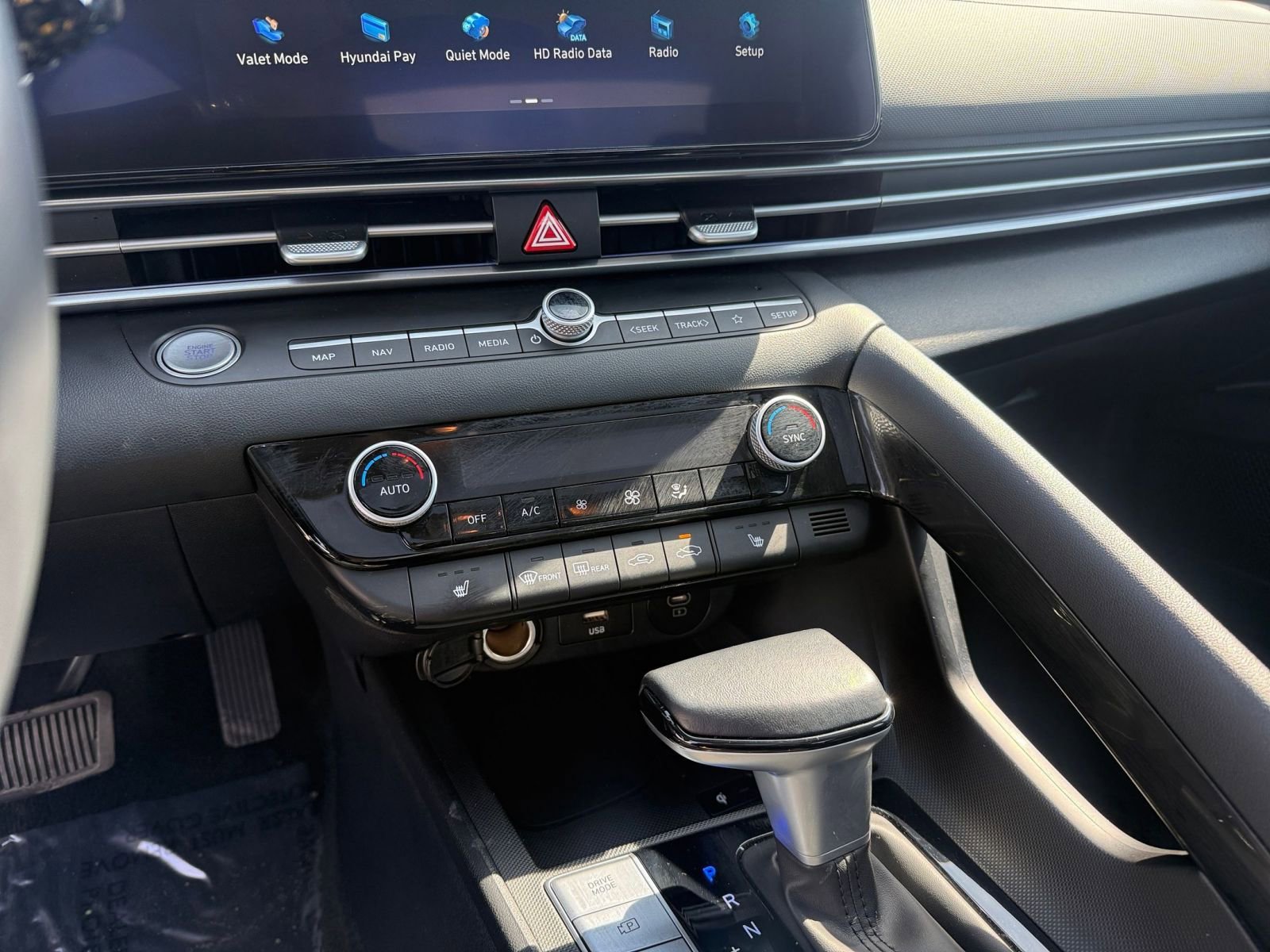 Used 2025 Hyundai Elantra SEL image 17