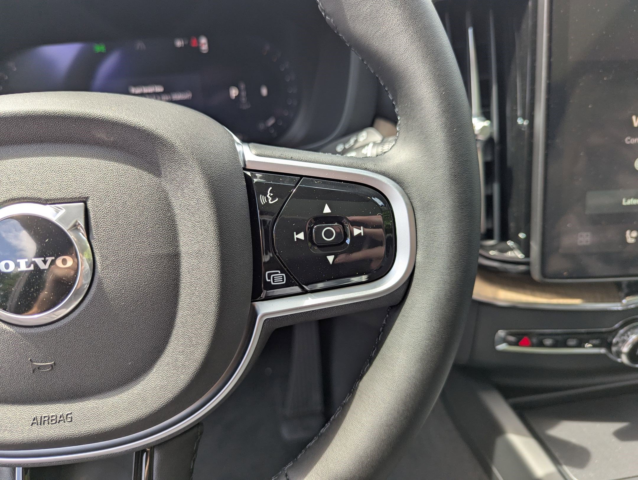 New 2026 Volvo XC60 B5 Plus w/ Protection Package Premier image 12