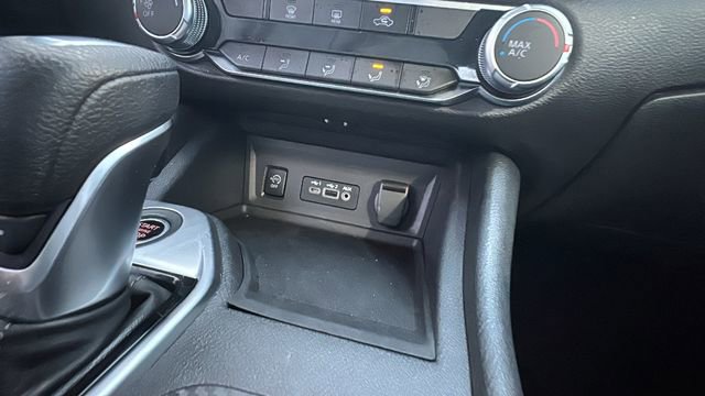 Used 2024 Nissan Sentra SV image 22