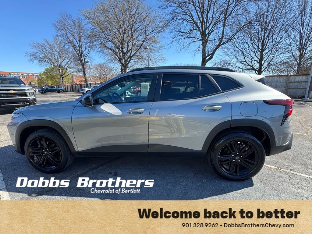 Used 2025 Chevrolet Trax ACTIV w/ Sunroof Package image 4