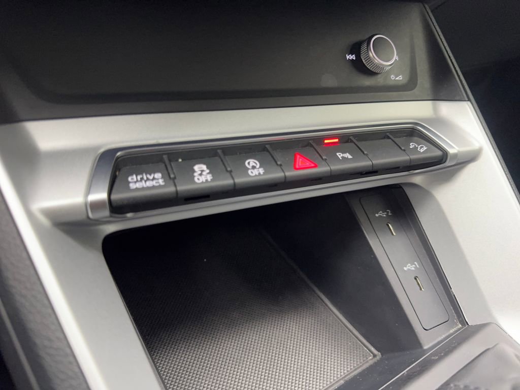 Used 2025 Audi Q3 2.0T Premium image 68