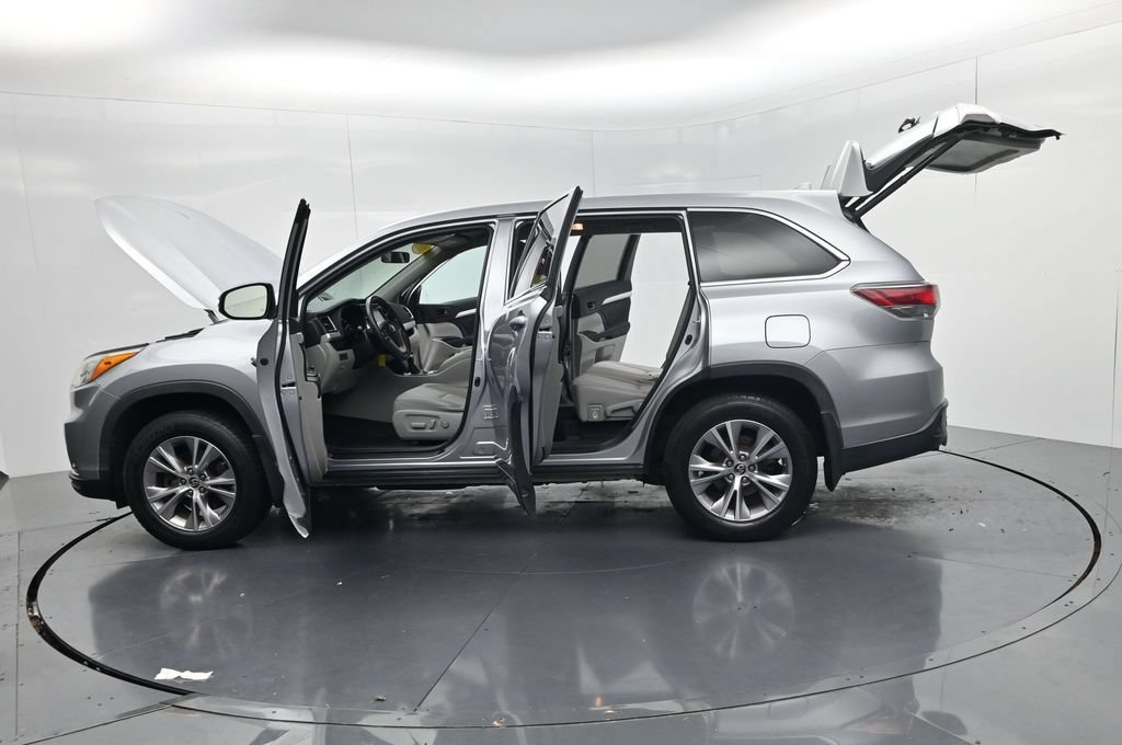 Used 2016 Toyota Highlander Plus AWD/4WD image 57