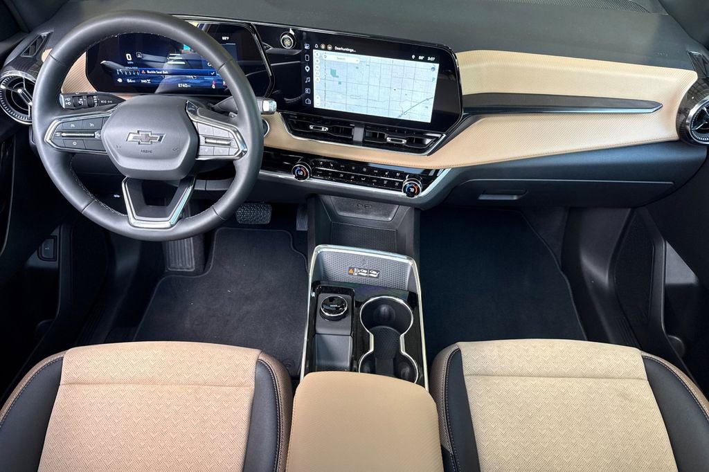 Used 2026 Chevrolet Equinox ACTIV w/ Convenience Package III AWD/4WD image 13