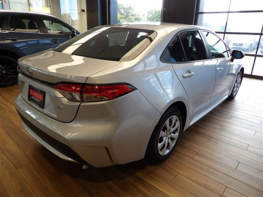 Used 2022 Toyota Corolla LE image 6