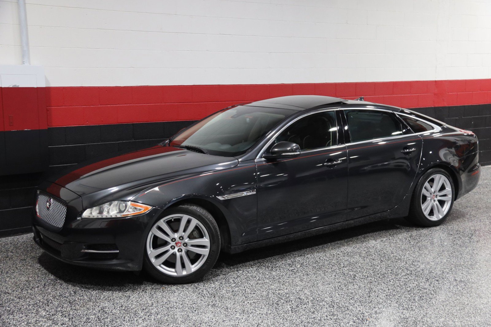 Used 2014 Jaguar XJ L Portfolio image 18