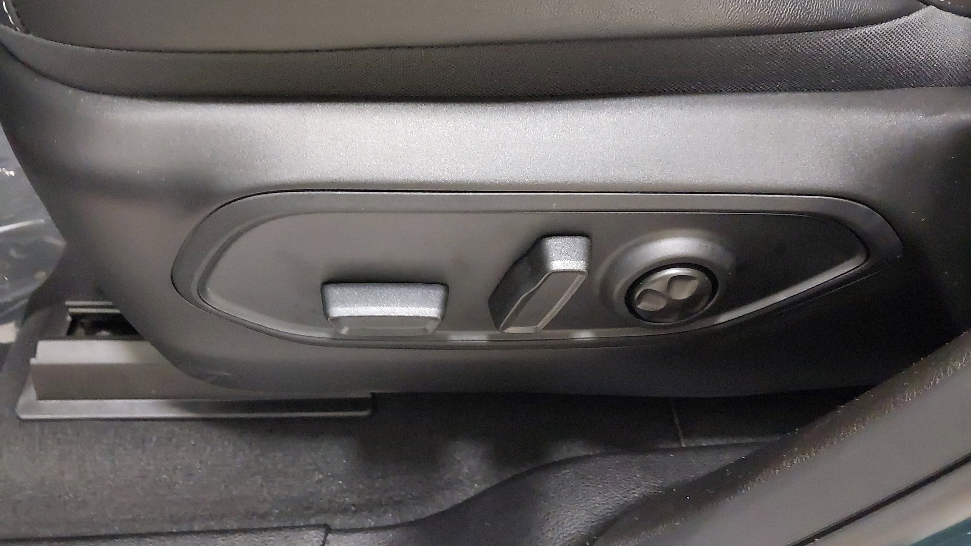 New 2026 Jeep Grand Cherokee Limited image 37