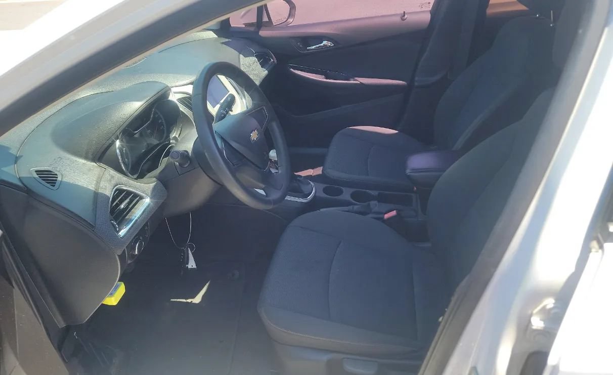 Used 2018 Chevrolet Cruze LS FWD image 5